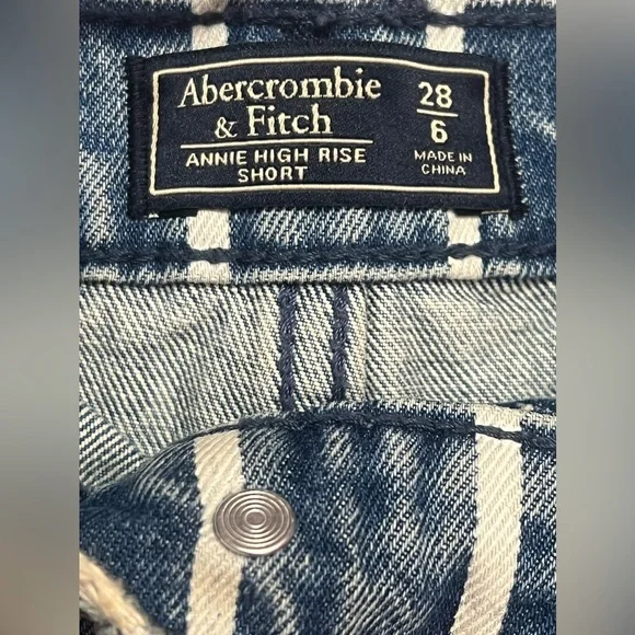 ABERCROMBIE & FITCH ANNIE striped High Rise Shorts - Picture 12 of 16